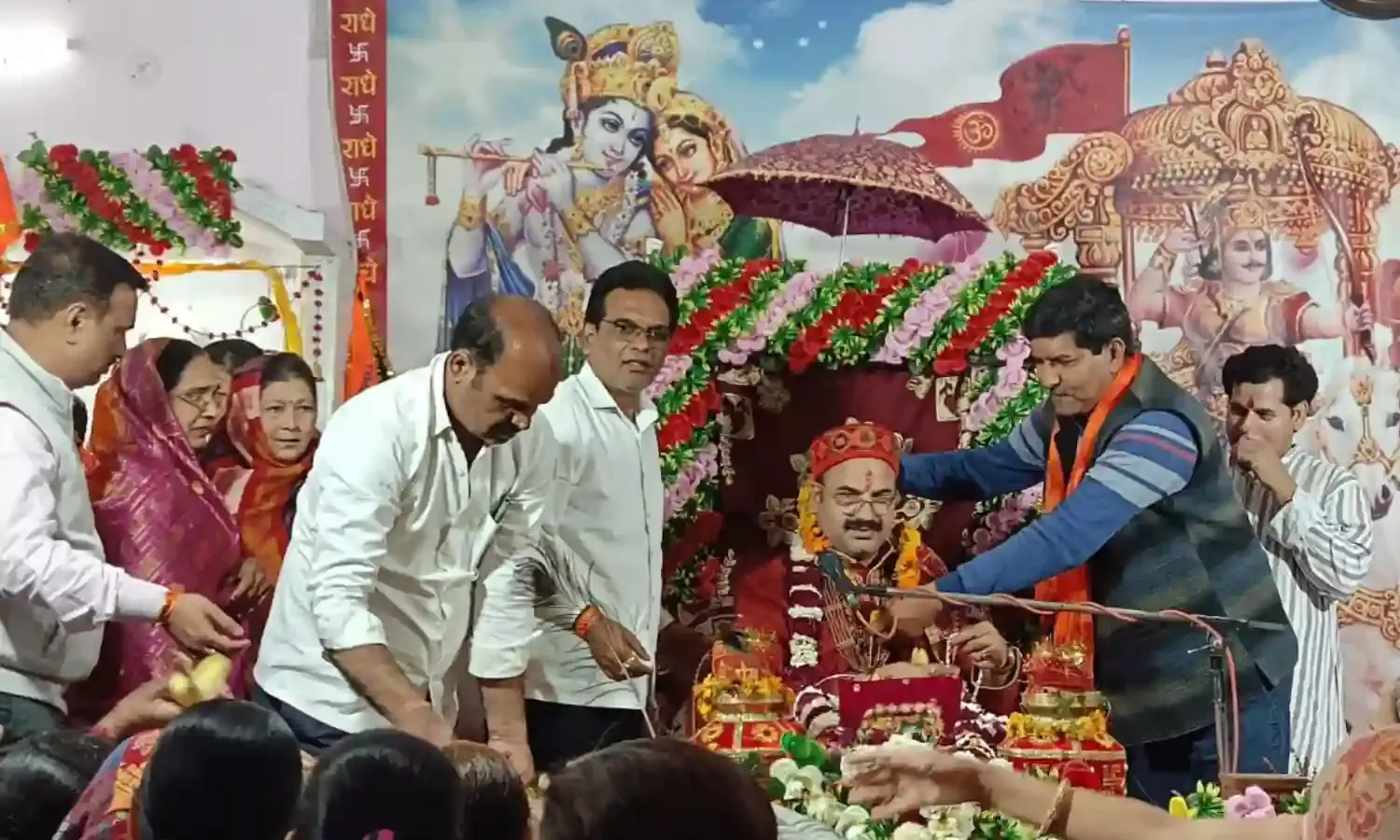 बोले आचार्य, श्री कृष्ण की भक्ति प्रकट होते ही मिल जाती है संकटों से मुक्ति