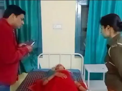 थिनर छिड़ककर महिला ने खुद को लगाई आग- गंभीर हालत में हॉस्पिटल.. थिनर छिड़ककर महिला ने खुद को लगाई आग- गंभीर हालत में हॉस्पिटल..