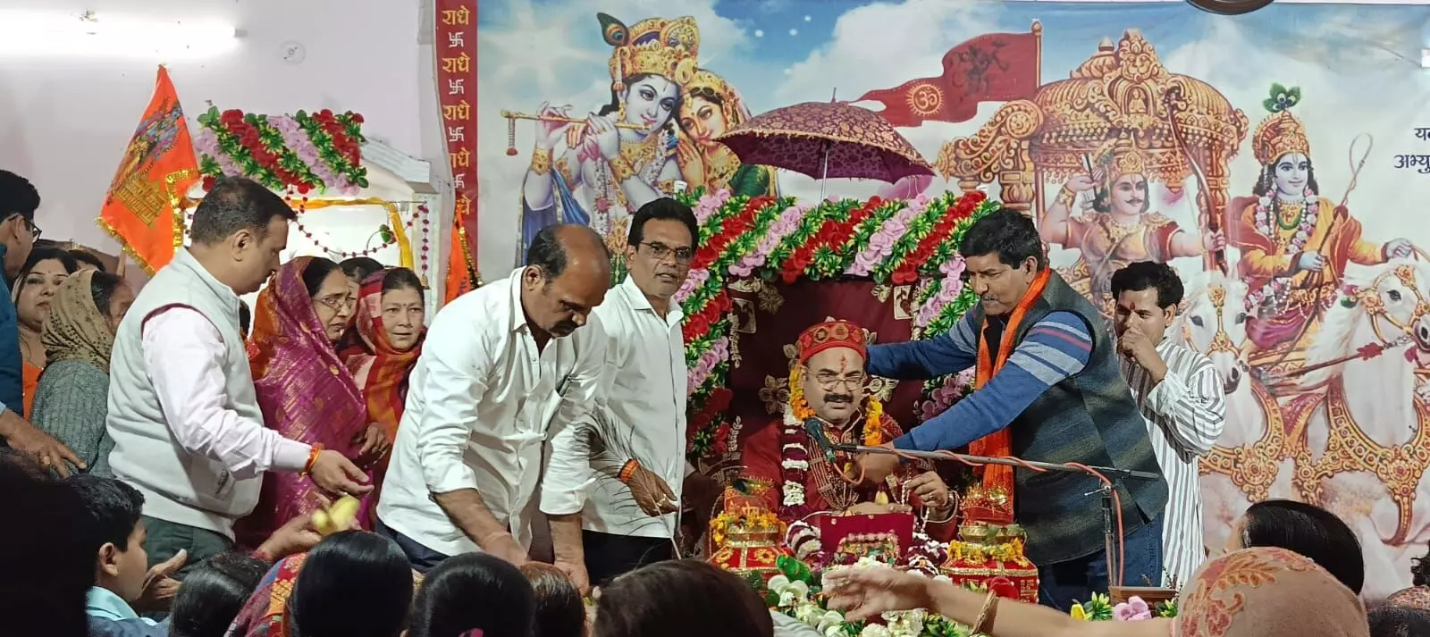 बोले आचार्य, श्री कृष्ण की भक्ति प्रकट होते ही मिल जाती है संकटों से मुक्ति
