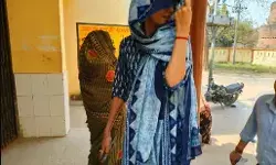 घूंघट की आड़ में SDM ने देखी अस्पताल की हकीकत- मामला खुलते ही... घूंघट की आड़ में SDM ने देखी अस्पताल की हकीकत- मामला खुलते ही...