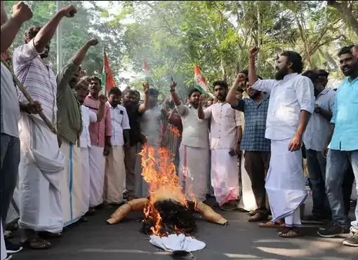 असम में CAA का विरोध- जलाये पीएम मोदी एवं अमित शाह के पुतले