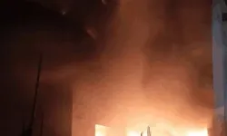 जूता फैक्ट्री में लगी भीषण आग से आसपास के इलाके में दहशत- 4 घंटे से... जूता फैक्ट्री में लगी भीषण आग से आसपास के इलाके में दहशत- 4 घंटे से...