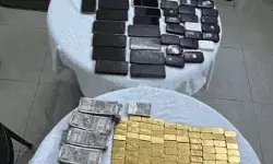 बॉर्डर पर जांच के लिए रोकी कार में भरा मिला सोने का जखीरा- साढ़े 8....