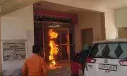 SP दफ्तर में खुद को आग लगाने वाला 11 वें दिन मौत से हारा- हुई मौत SP दफ्तर में खुद को आग लगाने वाला 11 वें दिन मौत से हारा- हुई मौत