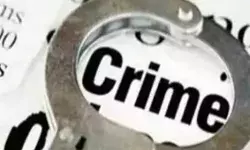 बैंक संचालक से 3 लाख की लूट-मंदिर के पास फ़ेंक भागे बैग