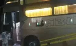 दिल्ली जा रही यात्री बस पर रास्ते में बरसाए पत्थर- ड्राइवर समेत 3 जख्मी दिल्ली जा रही यात्री बस पर रास्ते में बरसाए पत्थर- ड्राइवर समेत 3 जख्मी