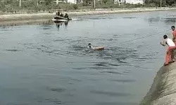 सेल्फी के चक्कर में चली गई दो किशोरों की जान- दो को लोगों ने बचाया