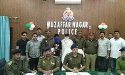 40 लाख की शराब से भरा ट्रक बरामद- दो तस्कर गिरफ्तार 40 लाख की शराब से भरा ट्रक बरामद- दो तस्कर गिरफ्तार