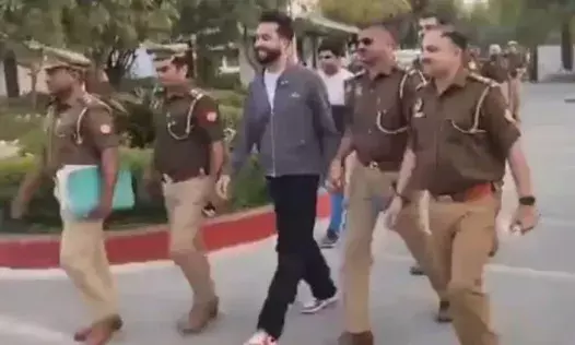 सांपों के जहर के सौदागर एल्विस की रात कटेगी जेल में- जमानत पर..