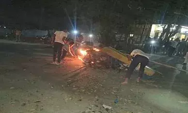 दो सगे भाइयों की हत्या से शहर में हुआ तनाव - खोखो में लगी आग