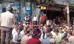 मूल्यांकन का बहिष्कार- टीचर की हत्या के विरोध में शिक्षकों का प्रदर्शन