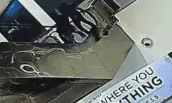 एस्केलेटर पर हादसा- मॉल की तीसरी मंजिल से गिरे मासूम की मौत एस्केलेटर पर हादसा- मॉल की तीसरी मंजिल से गिरे मासूम की मौत