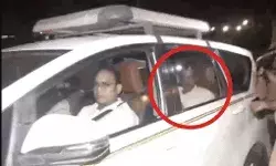 केजरीवाल की सेहत जांच के लिए ईड़ी दफ्तर पहुंचे डॉक्टर केजरीवाल की सेहत जांच के लिए ईड़ी दफ्तर पहुंचे डॉक्टर