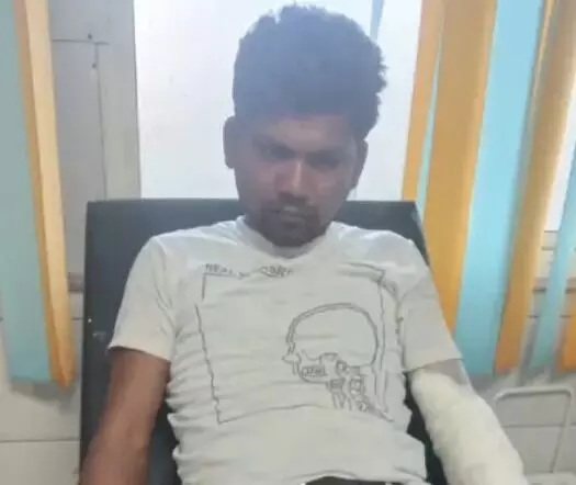 मोबाइल चार्जर ने आग के गोले में तब्दील किया घर- दंपति समेत 6 झुलसे मोबाइल चार्जर ने आग के गोले में तब्दील किया घर- दंपति समेत 6 झुलसे