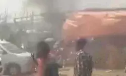 बम विस्फोट में चार लोगों की मौत, दर्जन लोग हुए घायल बम विस्फोट में चार लोगों की मौत, दर्जन लोग हुए घायल