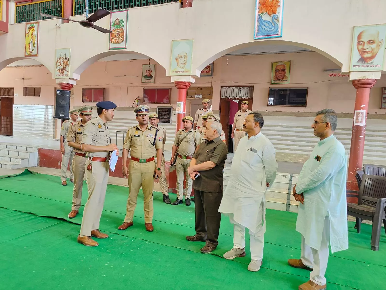 CM के कार्यक्रम स्थल का निरीक्षण कर SSP ने लिया सुरक्षा का जायजा CM के कार्यक्रम स्थल का निरीक्षण कर SSP ने लिया सुरक्षा का जायजा