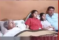 दूसरी मंजिल से गिरी सोसायटी की लिफ्ट- 30 मिनट तक फंसा रहा परिवार दूसरी मंजिल से गिरी सोसायटी की लिफ्ट- 30 मिनट तक फंसा रहा परिवार