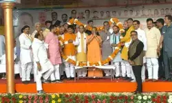 बोले योगी- कर्फ्यू के लिए नही कांवड़ यात्रा के लिए जाना जाता है.... बोले योगी- कर्फ्यू के लिए नही कांवड़ यात्रा के लिए जाना जाता है....