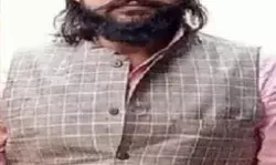 पिता की मौत पर फूट फूट कर रोए मुख्तार का बेटा अब्बास- पैरोल का इंतजार पिता की मौत पर फूट फूट कर रोए मुख्तार का बेटा अब्बास- पैरोल का इंतजार