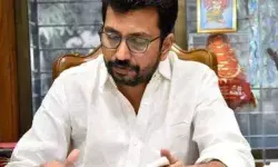 सूची जारी होते ही उद्धव शिवसेना कैंडिडेट को ED का नोटिस सूची जारी होते ही उद्धव शिवसेना कैंडिडेट को ED का नोटिस