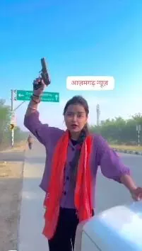 पापा की परी ने हाइवे पर खड़ी की कार- निकाली पिस्टल बोले डायलॉग और...