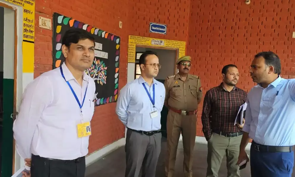 सामान्य प्रेक्षक राजेश मीणा ने किया बूथों का निरीक्षण, परखी व्यवस्थाएं