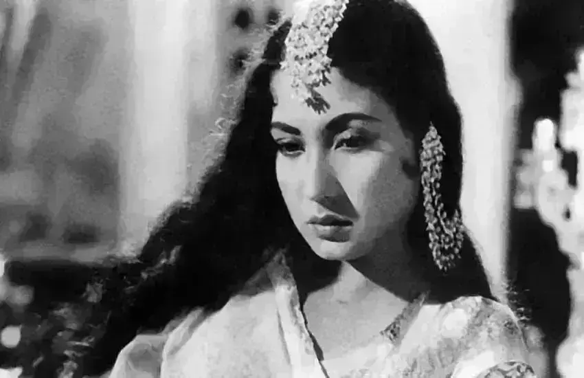 जन्म के समय पिता मीना कुमारी को अनाथालय छोड़ आये थे- जाने ऐसे अनसुने.. जन्म के समय पिता मीना कुमारी को अनाथालय छोड़ आये थे- जाने ऐसे अनसुने..