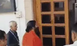 सुप्रीम कोर्ट पहुंचे बाबा रामदेव- अदालत से बोले माफ करें मीलोर्ड सुप्रीम कोर्ट पहुंचे बाबा रामदेव- अदालत से बोले माफ करें मीलोर्ड