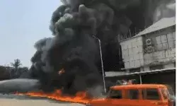 केमिकल फैक्ट्री में लगी भयंकर आग- आसपास के कारखानों में दहशत व्याप्त