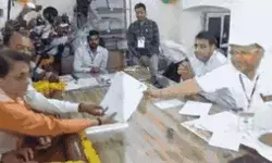 डिप्टी चीफ मिनिस्टर के साथ रामायण के राम ने दाखिल किया पर्चा