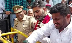 गहमागहमी के बीच अतुल प्रधान ने किया सपा से नामांकन- अरुण गोविल को..