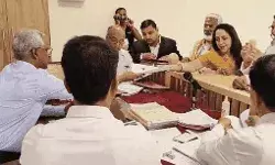 ड्रीम गर्ल ने दाखिल किया नामांकन- तीसरी बार सांसद बनने को हेमा मालिनी.. ड्रीम गर्ल ने दाखिल किया नामांकन- तीसरी बार सांसद बनने को हेमा मालिनी..