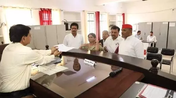 चुनाव से पहले सपा कांग्रेस गठबंधन को झटका- मीरा का नामांकन रद्द चुनाव से पहले सपा कांग्रेस गठबंधन को झटका- मीरा का नामांकन रद्द