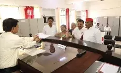चुनाव से पहले सपा कांग्रेस गठबंधन को झटका- मीरा का नामांकन रद्द चुनाव से पहले सपा कांग्रेस गठबंधन को झटका- मीरा का नामांकन रद्द