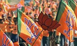 चुनाव से पहले जागी आत्मा- अपनी पार्टियों को झटका देकर BJP में शामिल चुनाव से पहले जागी आत्मा- अपनी पार्टियों को झटका देकर BJP में शामिल