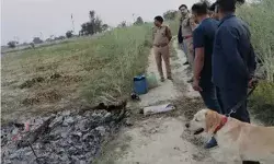 ऑनर किलिंग- जलती चिता से पुलिस ने उठाई लड़की की लाश