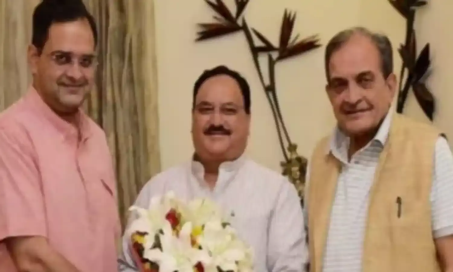 पूर्व MP बेटे के बाद अब पूर्व मंत्री ने भी किया BJP छोड़ने का ऐलान