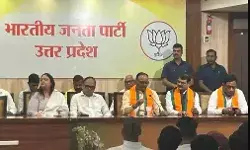 पत्नी के साथ पूर्व DGP ने थामा BJP का दामन- डिप्टी सीएम बृजेश पाठक.... पत्नी के साथ पूर्व DGP ने थामा BJP का दामन- डिप्टी सीएम बृजेश पाठक....