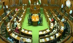 हंगामा काट रहे भाजपा विधायक किए गए सदन से बाहर हंगामा काट रहे भाजपा विधायक किए गए सदन से बाहर