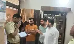 बंद मकान से नगदी समेत सोने चांदी के जेवर चोरी- BJP नेताओं का हंगामा बंद मकान से नगदी समेत सोने चांदी के जेवर चोरी- BJP नेताओं का हंगामा