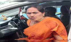 केंद्रीय मंत्री की कार के खुले दरवाजे से टकराकर स्कूटी सवार की मौत केंद्रीय मंत्री की कार के खुले दरवाजे से टकराकर स्कूटी सवार की मौत