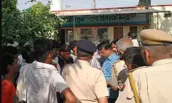 कार में सवार होकर आए बदमाशों ने घर में घुसकर किया दो युवकों का मर्डर