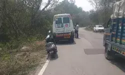 सवारियां लेकर जा रही रोडवेज बस सड़क किनारे पलटी- जख्मी यात्रियों को... सवारियां लेकर जा रही रोडवेज बस सड़क किनारे पलटी- जख्मी यात्रियों को...