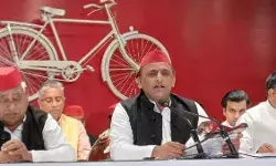 सपा का घोषणा पत्र जारी- महिलाओं को मुफ्त शिक्षा- किसानों का ब्याज... सपा का घोषणा पत्र जारी- महिलाओं को मुफ्त शिक्षा- किसानों का ब्याज...