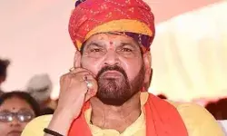 BJP टिकट के इंतजार में अधीर बृजभूषण शरण आचार संहिता में फंसे BJP टिकट के इंतजार में अधीर बृजभूषण शरण आचार संहिता में फंसे