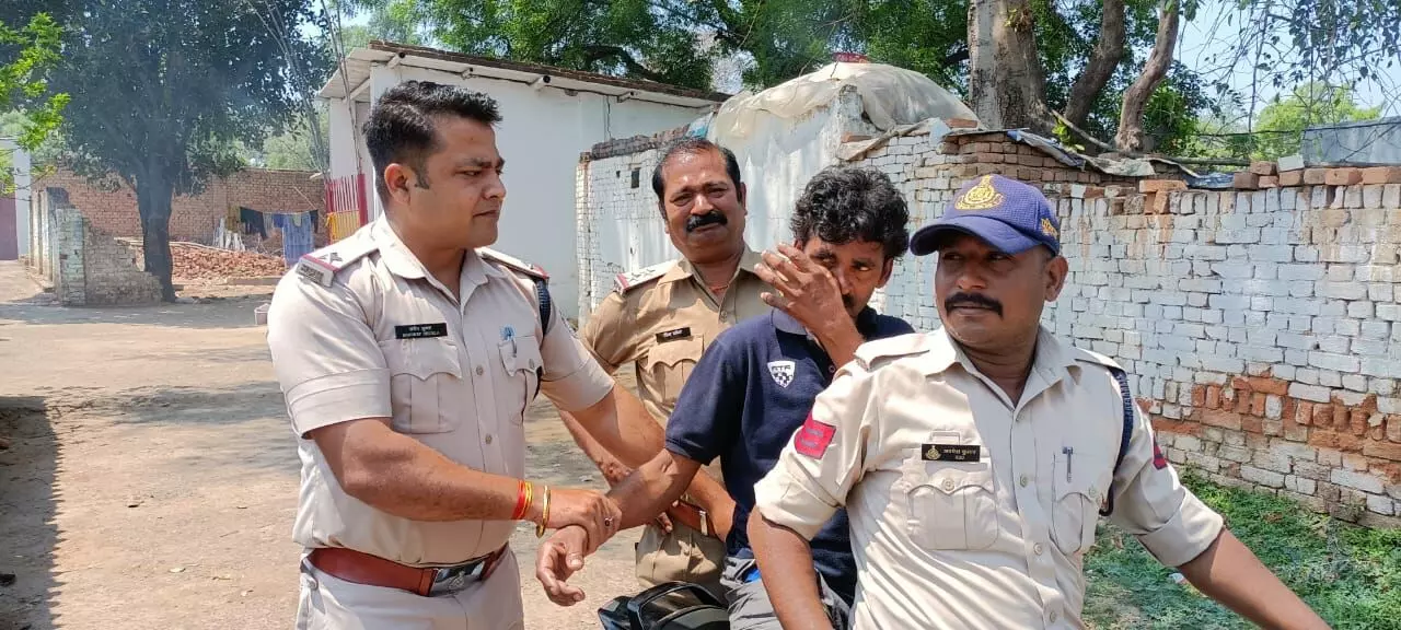 पुलिस के लंबे हाथ- 15 साल से फरार वारंटी पुलिस के हत्थे चढ़ा