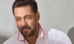 सलमान खान के घर के बाहर चली गोलियां- बाइक सवारों ने की फायरिंग सलमान खान के घर के बाहर चली गोलियां- बाइक सवारों ने की फायरिंग