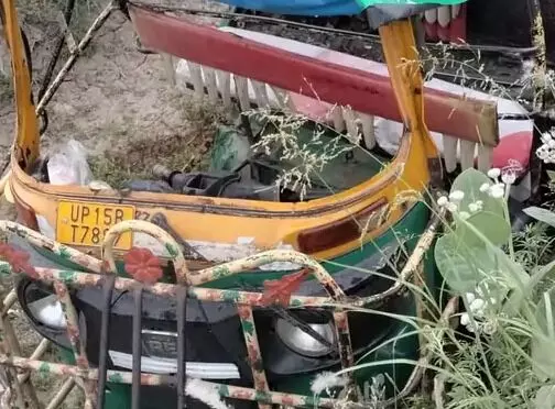 रफ्तार का कहर- कार ने ऑटो में मारी टक्कर- युवक का पैर कटकर अलग रफ्तार का कहर- कार ने ऑटो में मारी टक्कर- युवक का पैर कटकर अलग