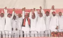 बोले अखिलेश- बनी सरकार तो कर देंगे किसानों के कर्ज माफ