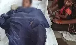 शहतूत के चक्कर में चली गई बच्ची की जान- सिर में लगा भाला शहतूत के चक्कर में चली गई बच्ची की जान- सिर में लगा भाला